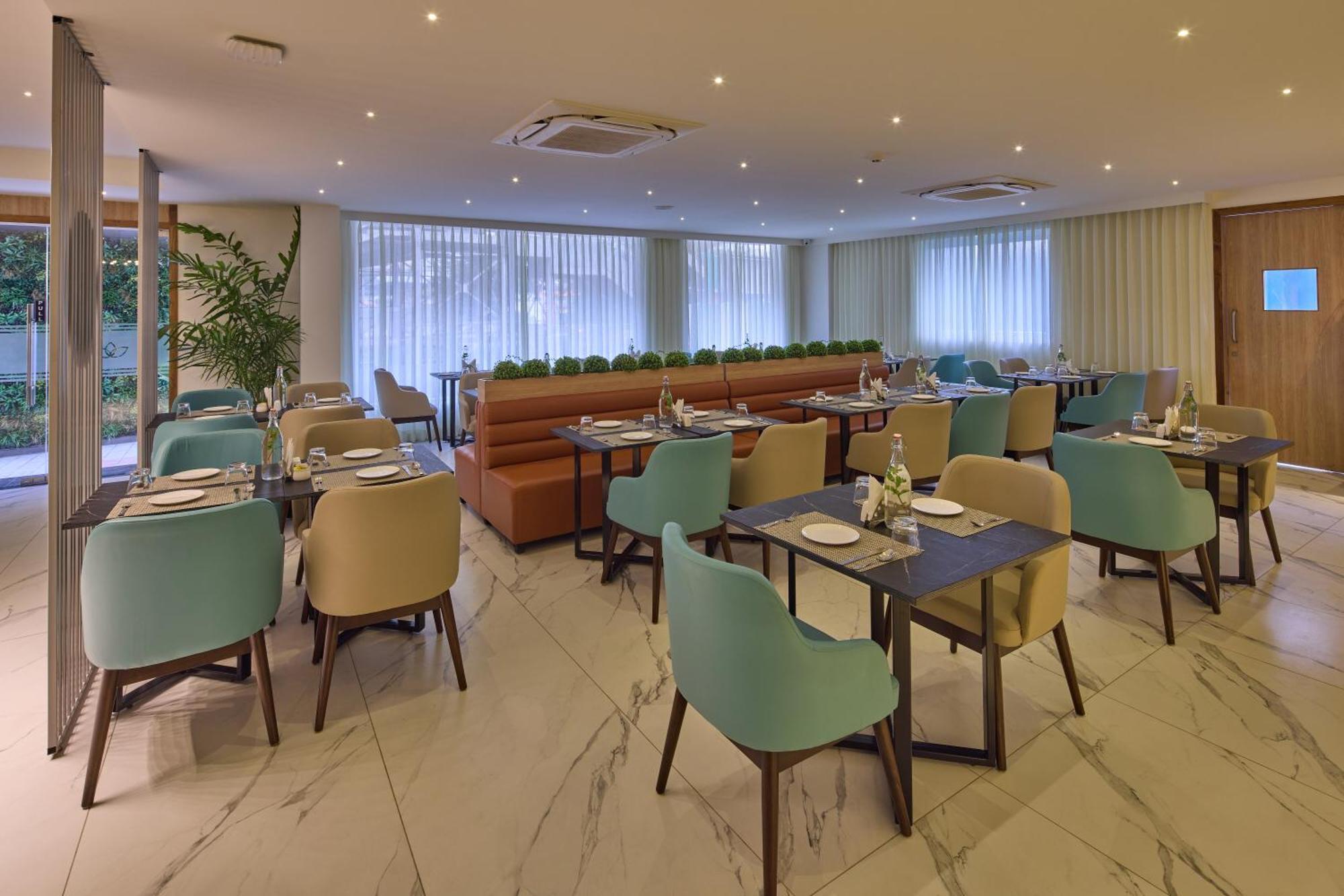 Grand Continent Hebbal A Sarovar Portico Affiliate Hotel Bangalore Exteriör bild