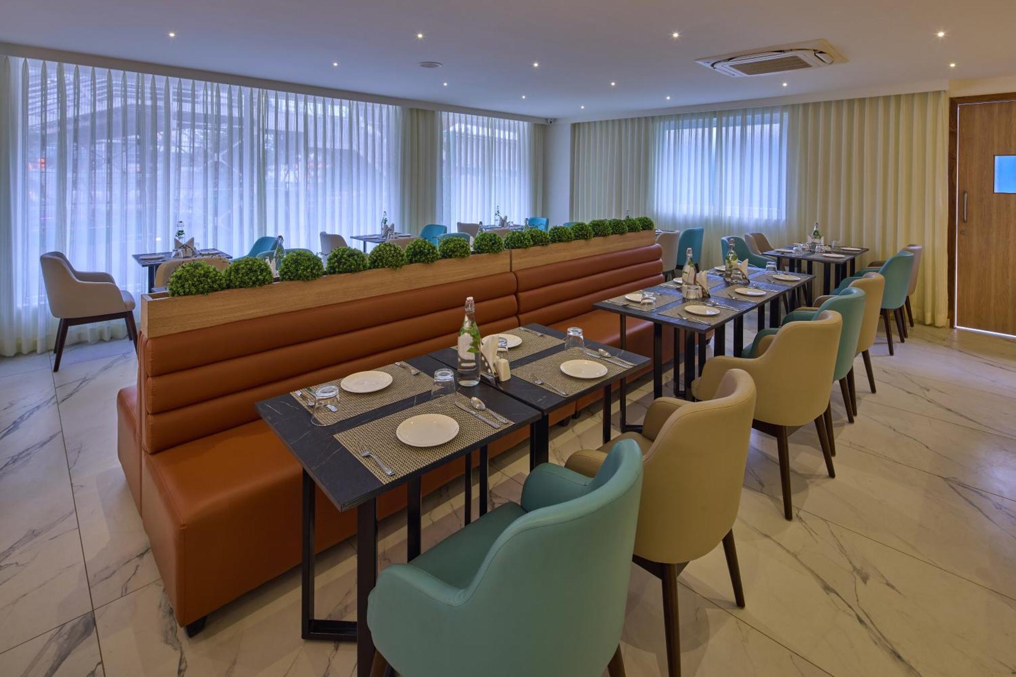 Grand Continent Hebbal A Sarovar Portico Affiliate Hotel Bangalore Exteriör bild