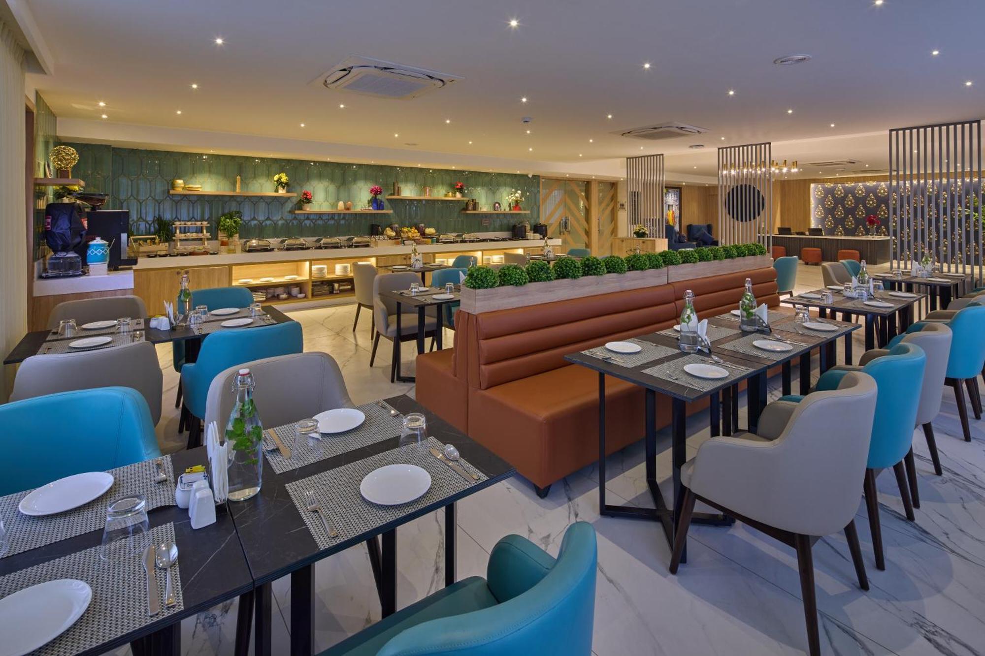Grand Continent Hebbal A Sarovar Portico Affiliate Hotel Bangalore Exteriör bild