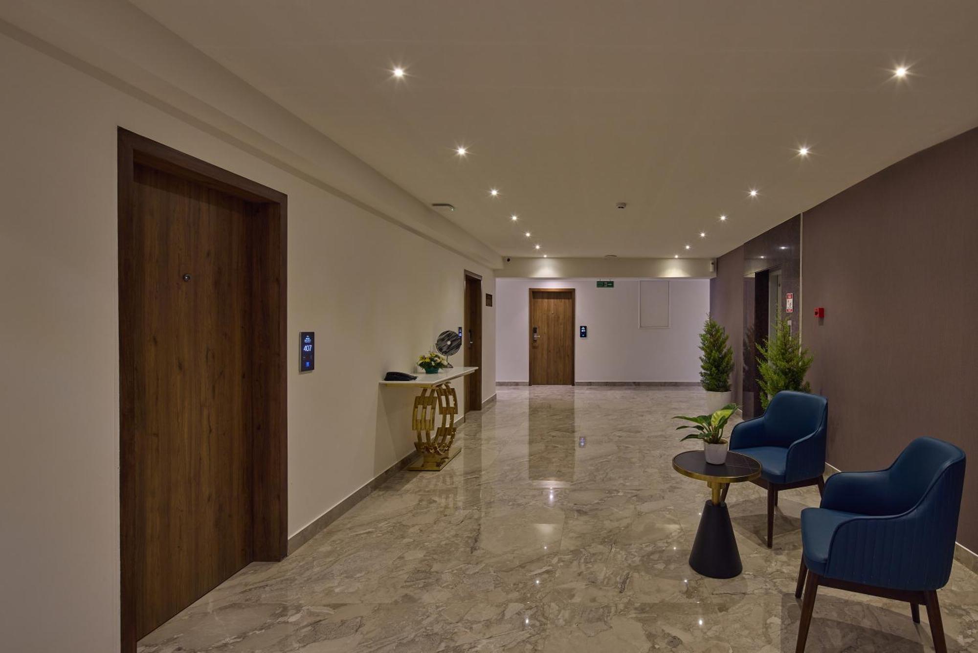 Grand Continent Hebbal A Sarovar Portico Affiliate Hotel Bangalore Exteriör bild