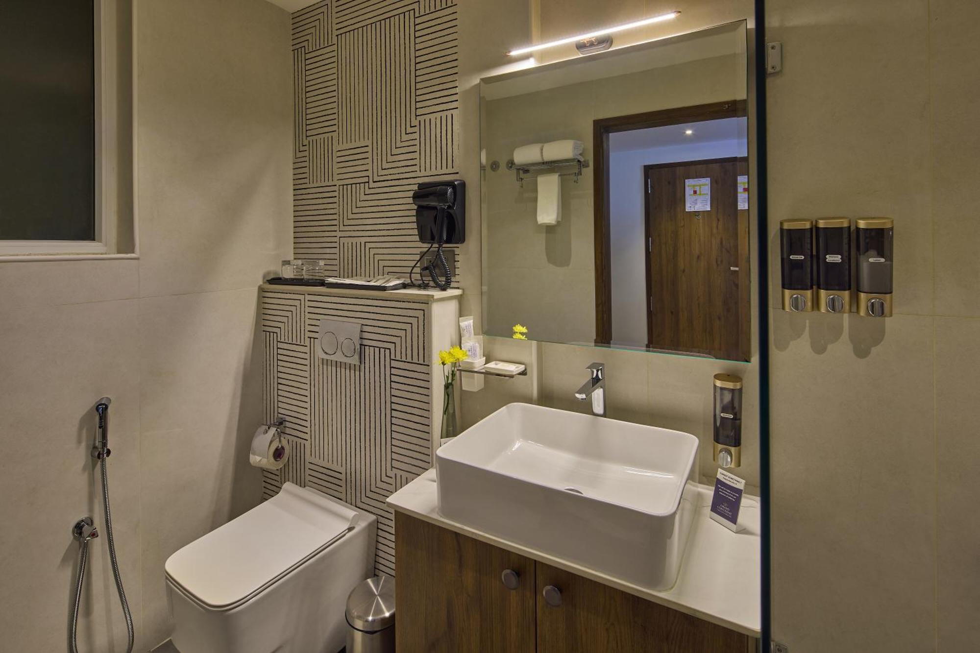Grand Continent Hebbal A Sarovar Portico Affiliate Hotel Bangalore Exteriör bild